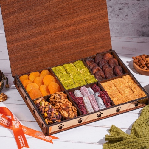 İsme Özel Ahşap Kayısı Kutusu 1125 Gr.
