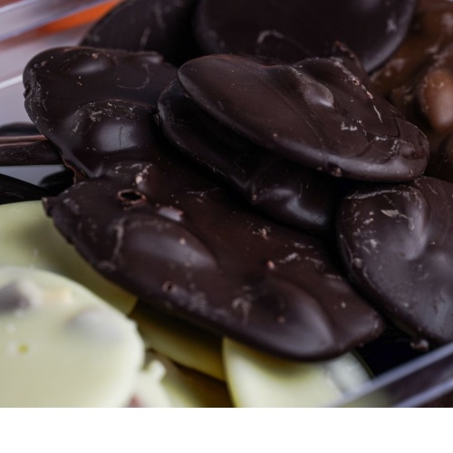 Karışık Kayısı Çekirdekli Çikolata Mika 500 gr.