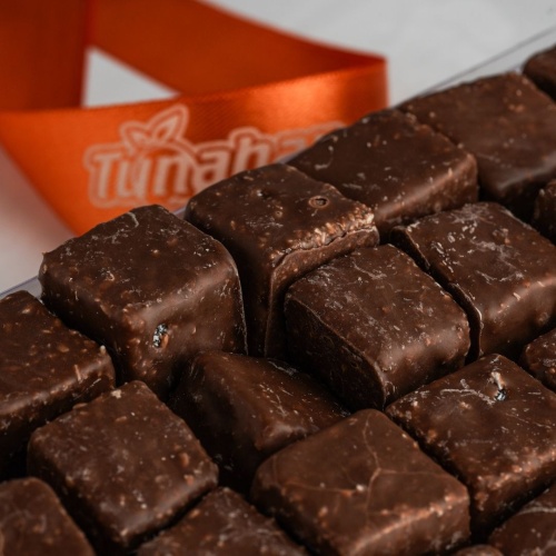 Kayısı Çikolatası Sütlü Mika Kutu 1 Kg